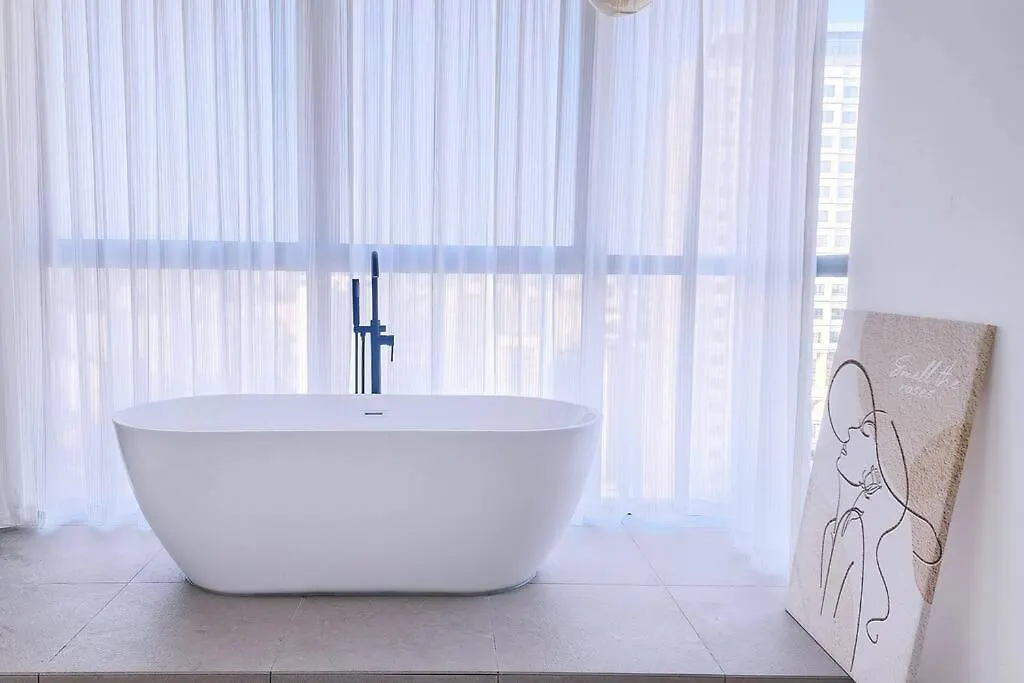Bathtub With Seaview, 8Pax, Urban Suites - 5Km To Komtar 조지타운