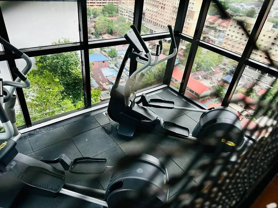 Bathtub With Seaview, 8Pax, Urban Suites - 5Km To Komtar 조지타운 아파트