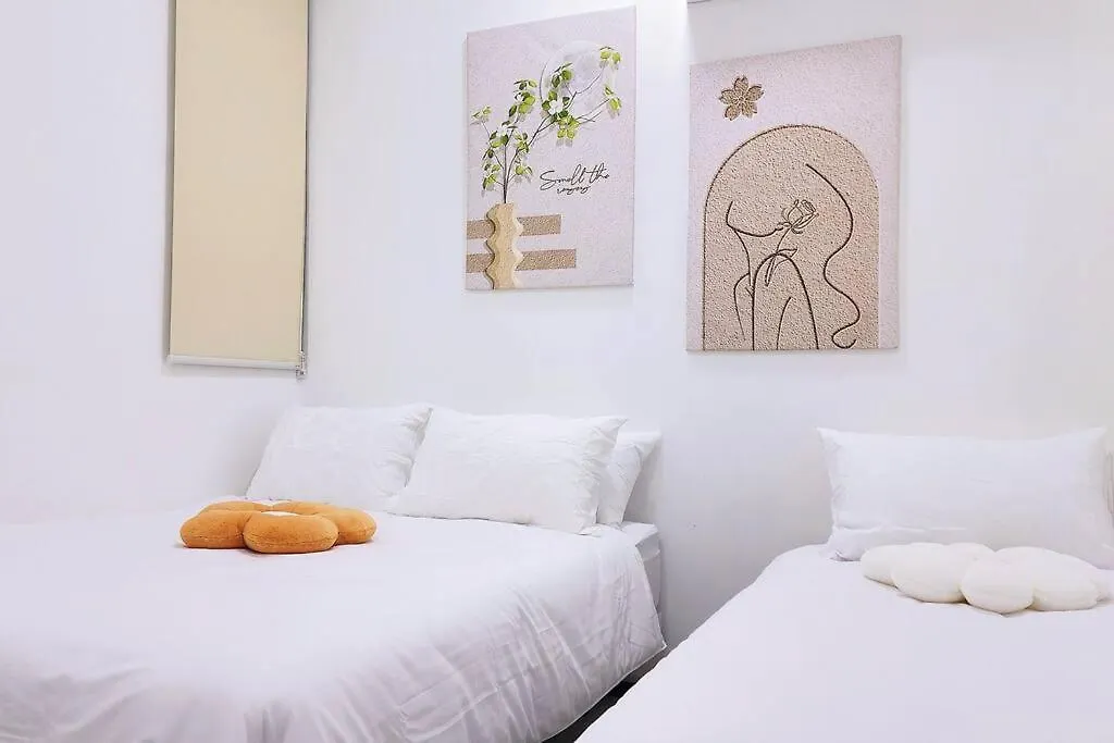 Bathtub With Seaview, 8Pax, Urban Suites - 5Km To Komtar 조지타운 아파트
